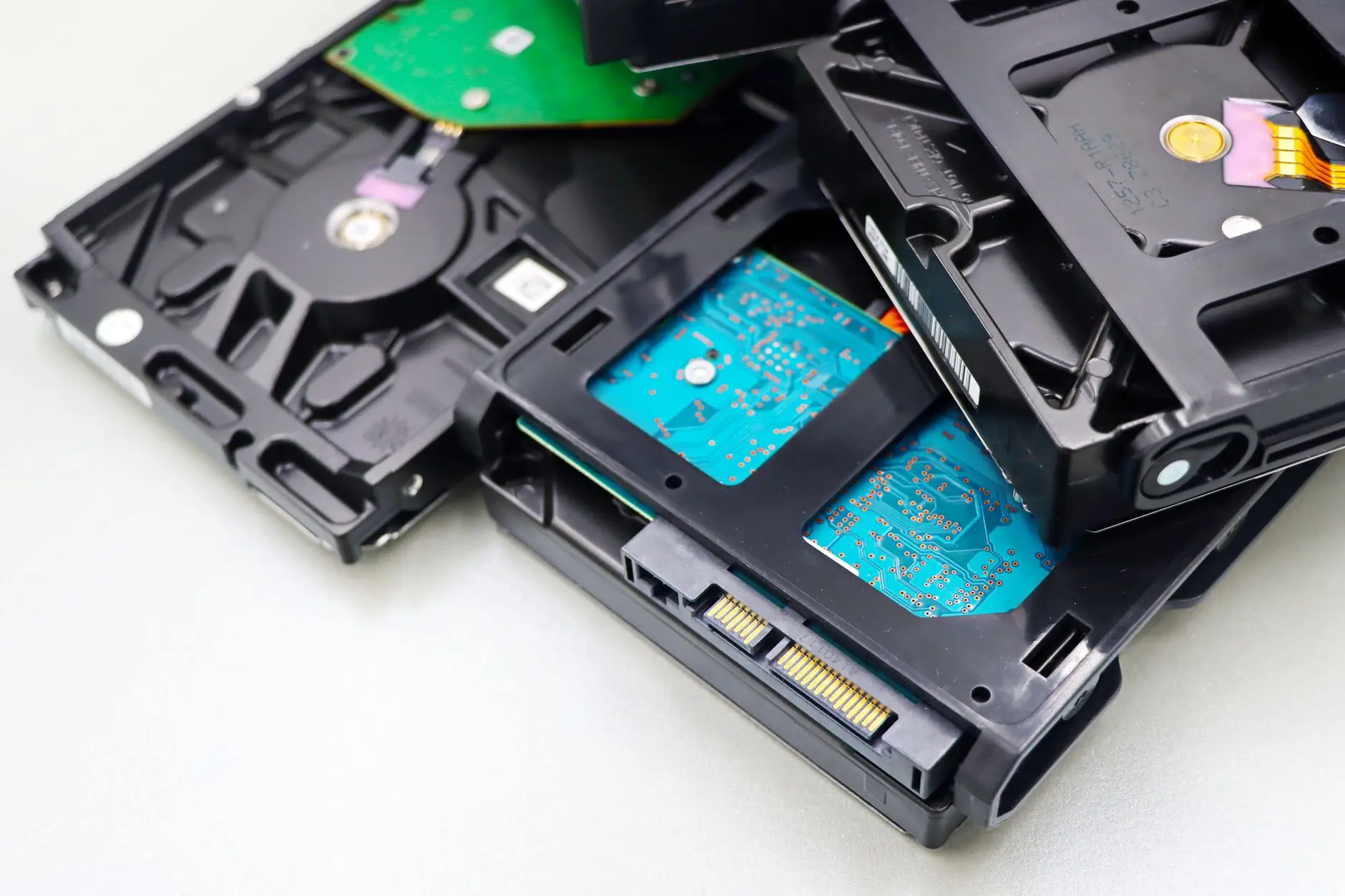鼎义畅光LED灯管与灯泡技术参数对比及选购建议
