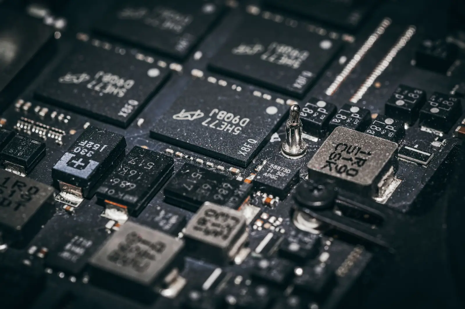 LED灯管与LED灯泡能效对比：家庭及商业照明改造如何选型